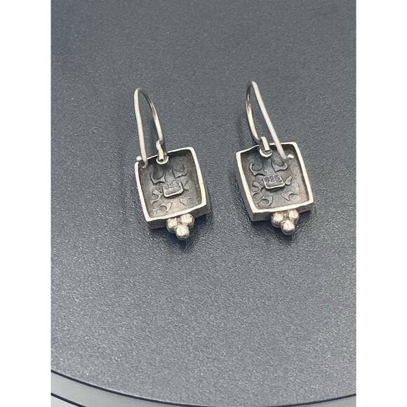 Artisan Sterling Silver Signed 925 Raised Swirl Filigree Boho Drop Bali Earring - Picture 3 of 13